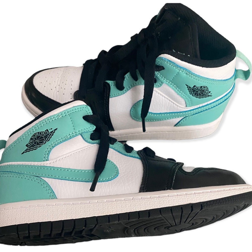 Jordan 1 Mid " White / Tropical Twist / Black " Preschool Kids' Shoe 2y